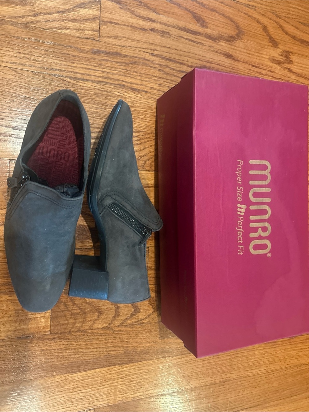 NEW Munro Annee Women’s Gray Suede Zip Ankle Boots